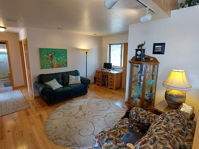 1096 Aspen Dr — Photo 6