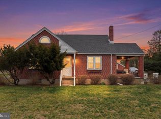 1937 Hoffmansville Rd, Frederick, PA 19435