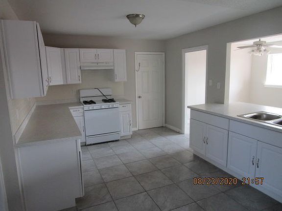 4th image of 3432 Nairn St