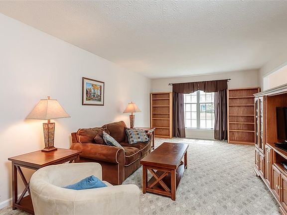 4th image of 5926 King Hill Dr