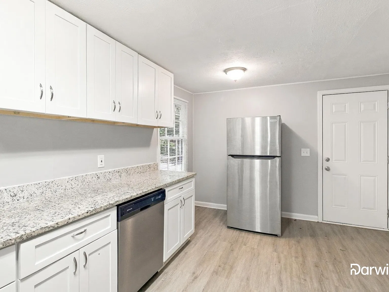 3 bed, 1.0 bath, 1008 sqft, $1,590 — Photo 4