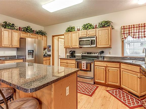 5th image of 144 Tartan Dr