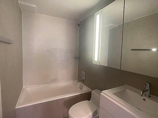 5th image of 120 W 23rd St APT 7C