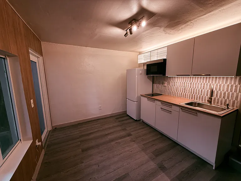 545 NE 111th St #3 — Photo 3