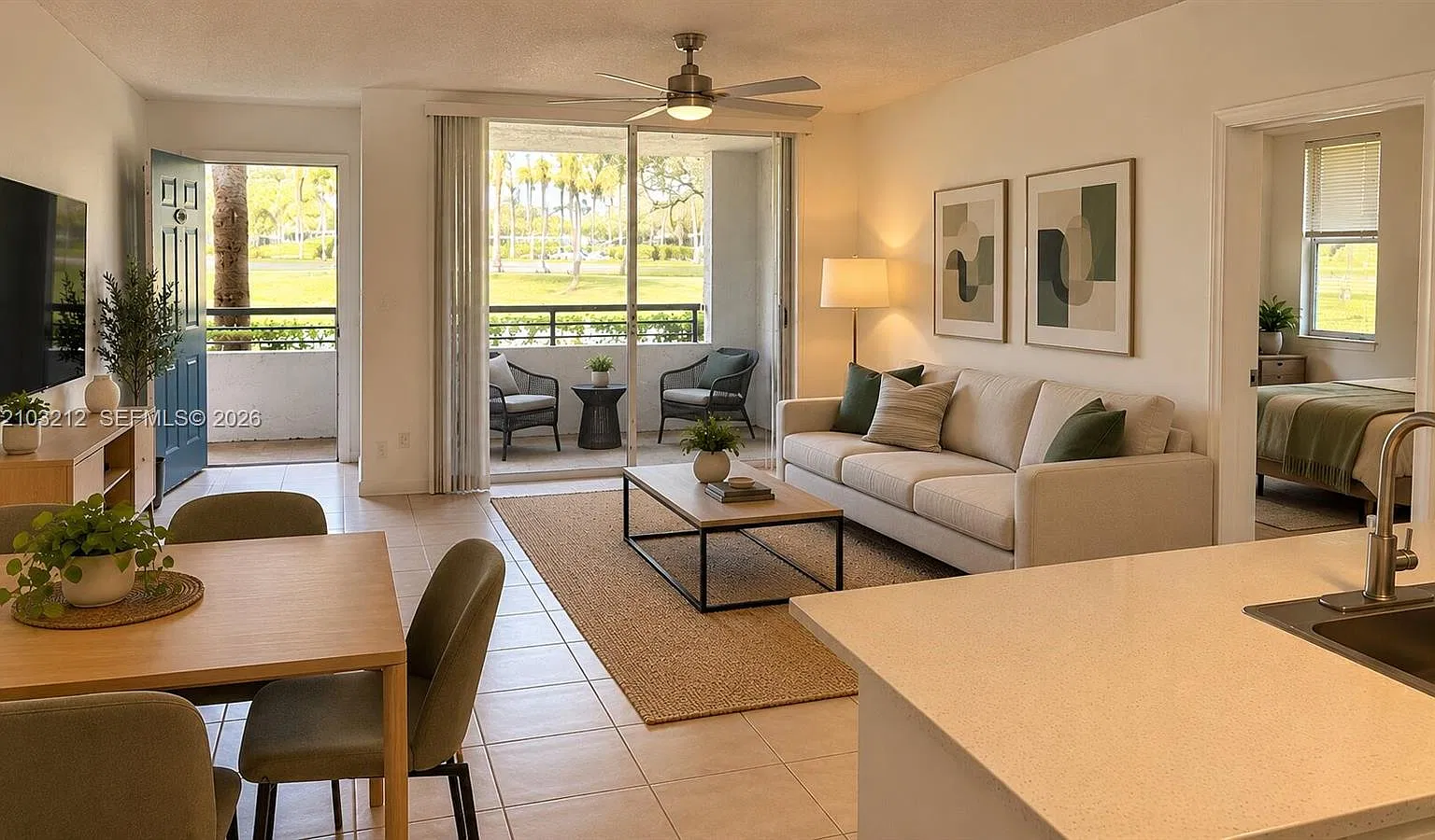 Coco Parc Condo — Photo 2