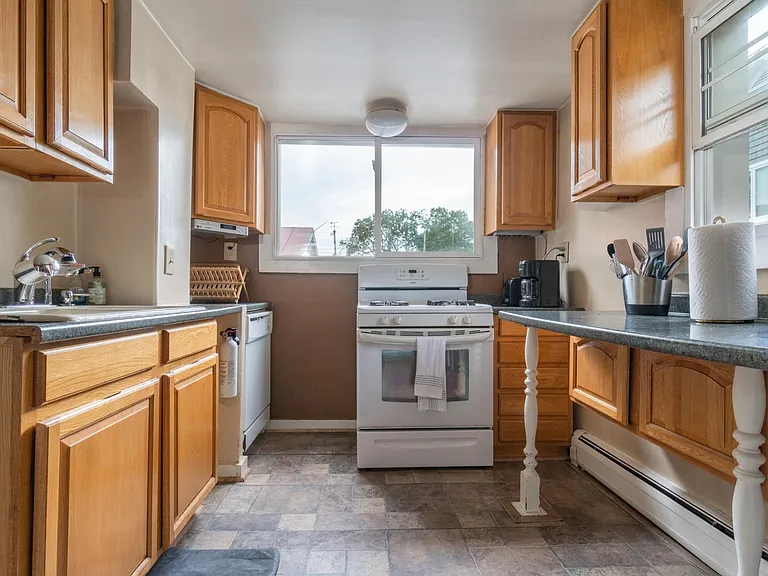 170 Church St — Photo 14