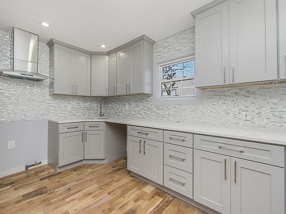 4th image of 11337 197th St