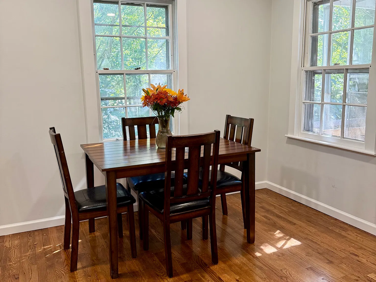 2 bed, 900 sqft, $1,800 — Photo 4