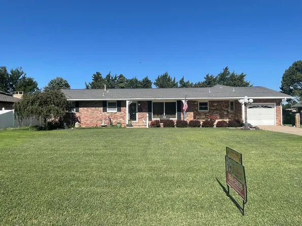 1001 S Adams St, Hugoton, KS 67951