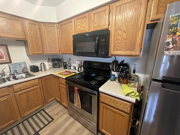 1611 W Koch St #30-1 — Photo 8