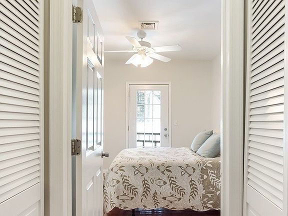 4th image of 1604 Lexington Ave APT 1