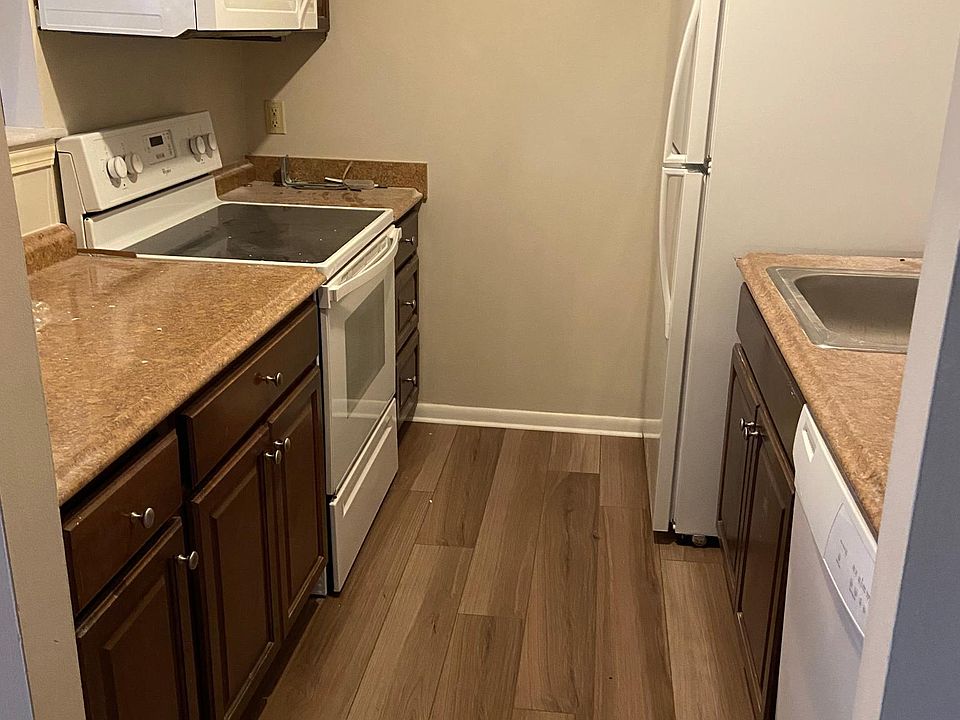 1st image of 10 Washington Grn Unit 211