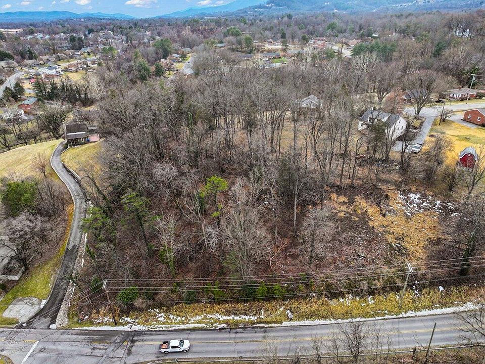 1st image of 916 Homestead Dr