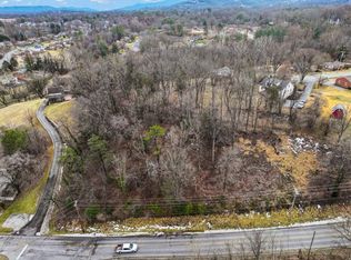 916 Homestead Dr, Salem, VA