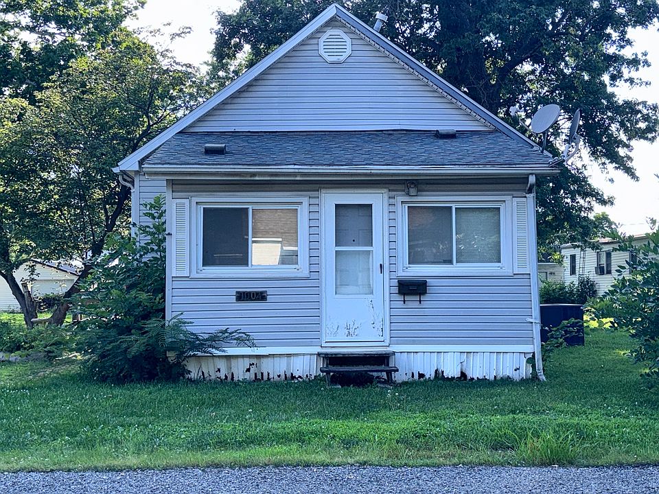 1st image of 1004 S Cherry St