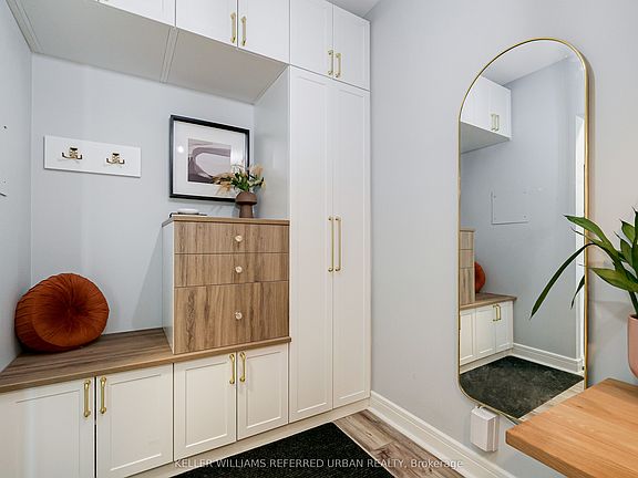23rd image of 112 George St S #S325