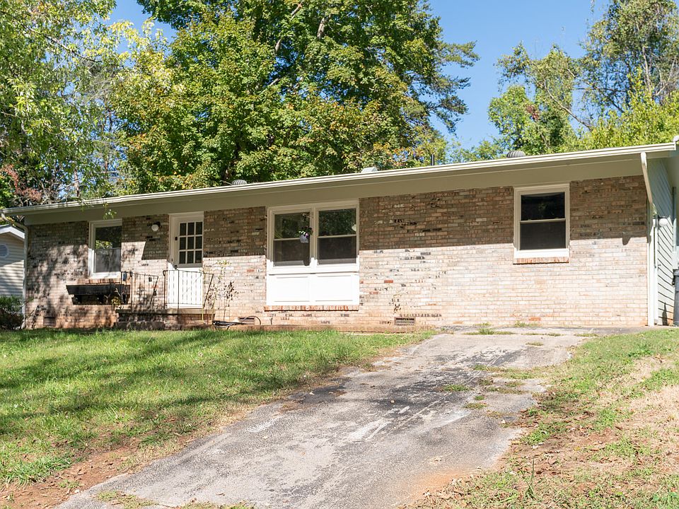 1st image of 2213 Knollcrest Ln