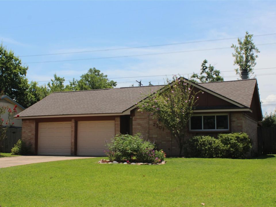 1st image of 2307 Kingsway Dr