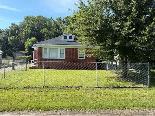 161 10th Ave, Chickasaw, AL 36611