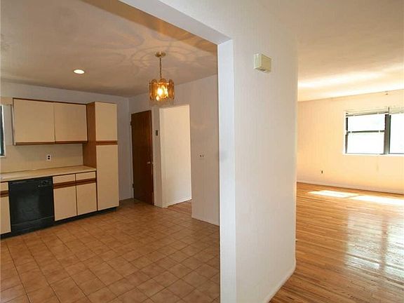 4th image of 78 Irma Ave