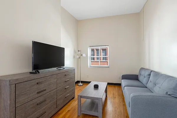 Rented by Compass | media 7