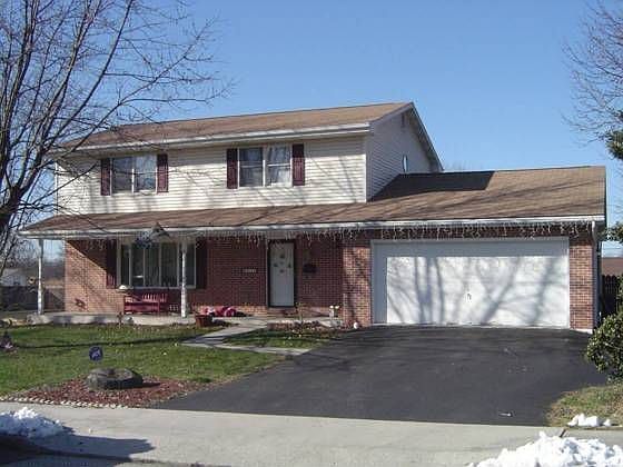 2nd image of 931 Fairview Ave