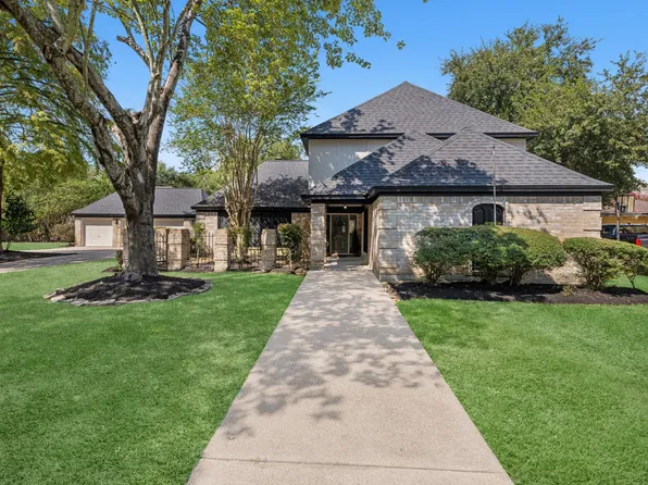 12818 Cloverwood Dr, Cypress, TX 77429