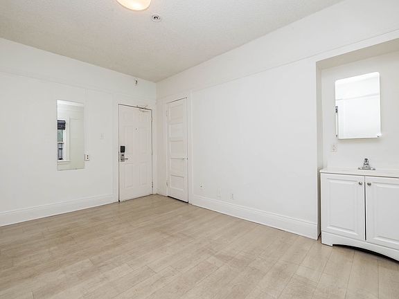 2nd image of 581 Ofarrell St #110