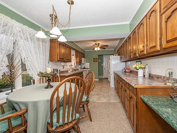 5th image of 1534 Fernwood Blvd