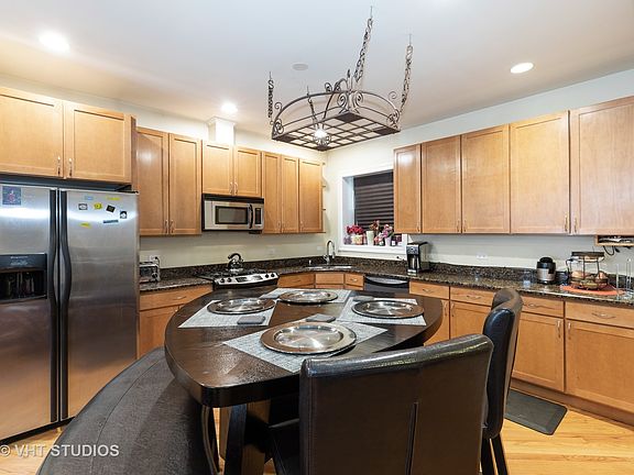 4th image of 6209 S University Ave #1