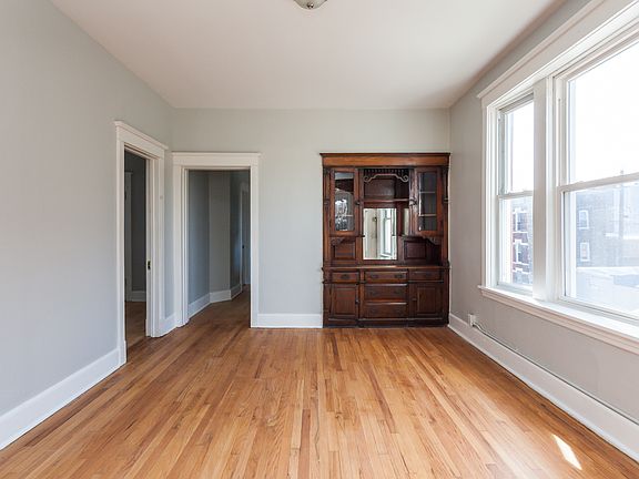 4th image of 901 N Mozart St #2