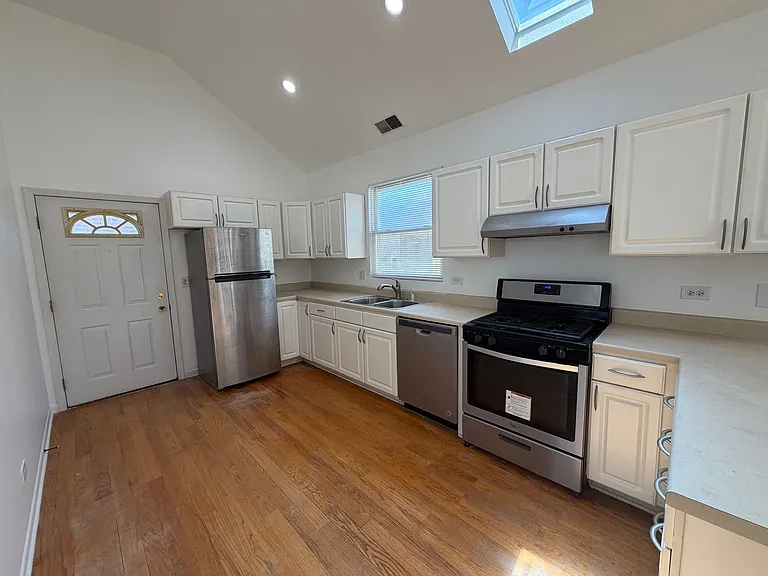 925 S Carpenter St #2F — Photo 10