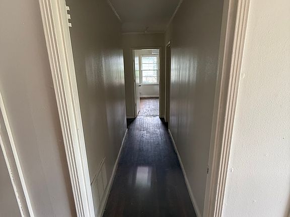 4th image of 3063 Louise Dr N