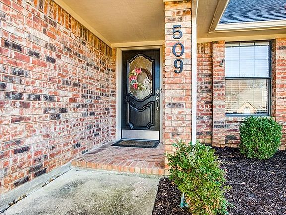 3rd image of 509 Lake Meadows Dr