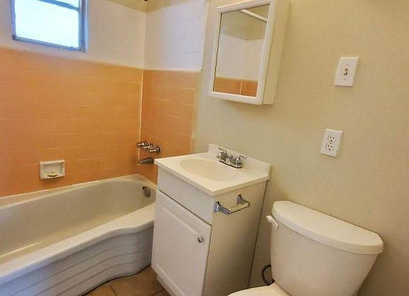 4th image of 2461 N Treat Ave