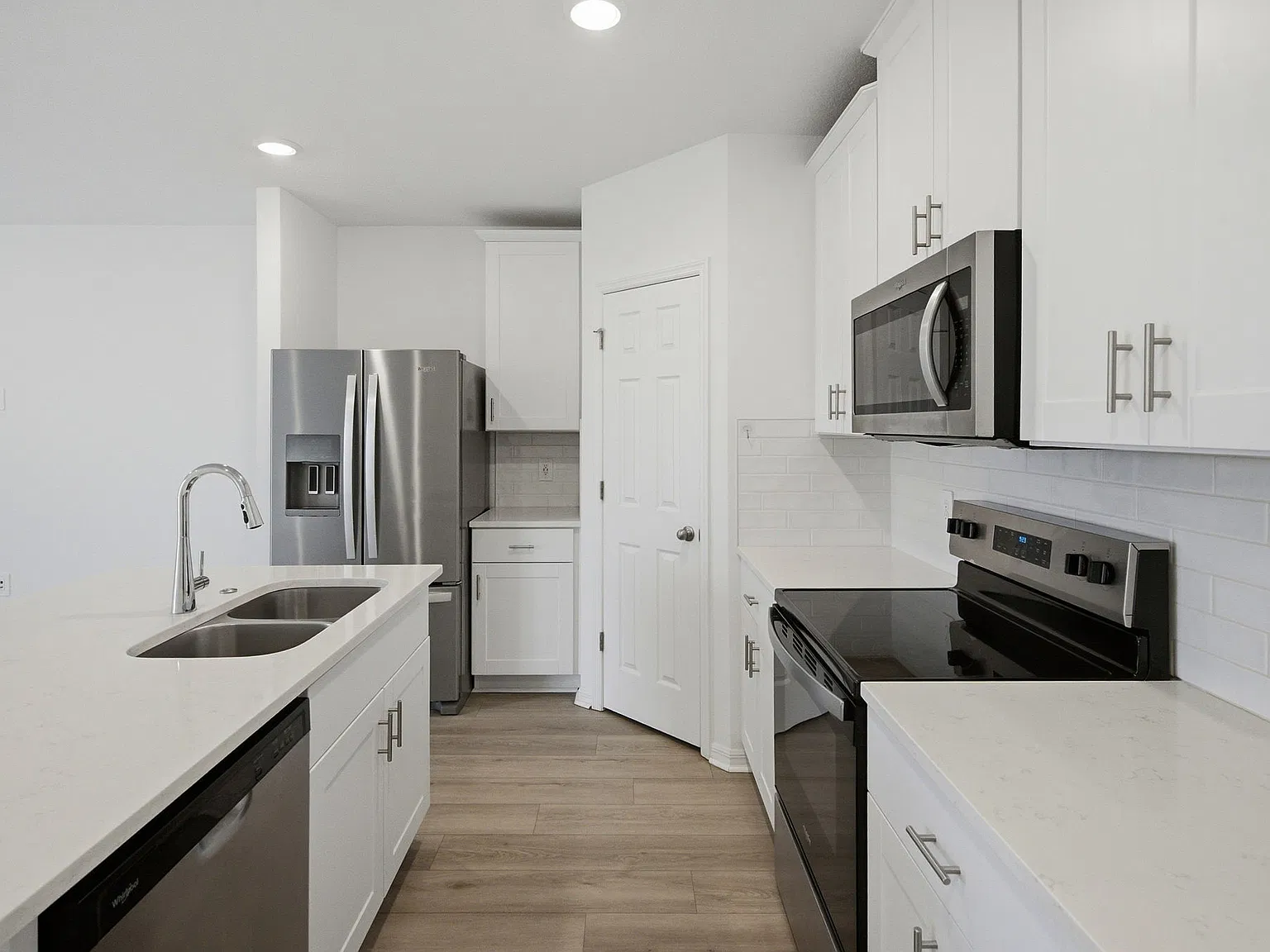 3 bed, 2.5 bath, 1485 sqft, $2,120 — Photo 4