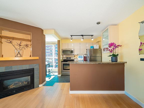 5th image of 1068 Hornby St #1509