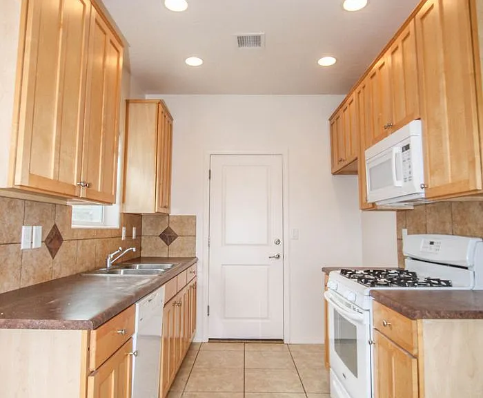 13011 E Cobb Ct — Photo 7