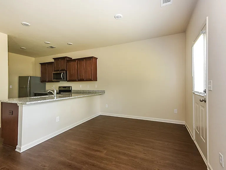 151 Innis Brook Cir — Photo 6