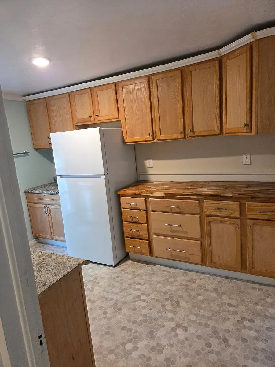 Building Photo - 524 N Walnut St #2