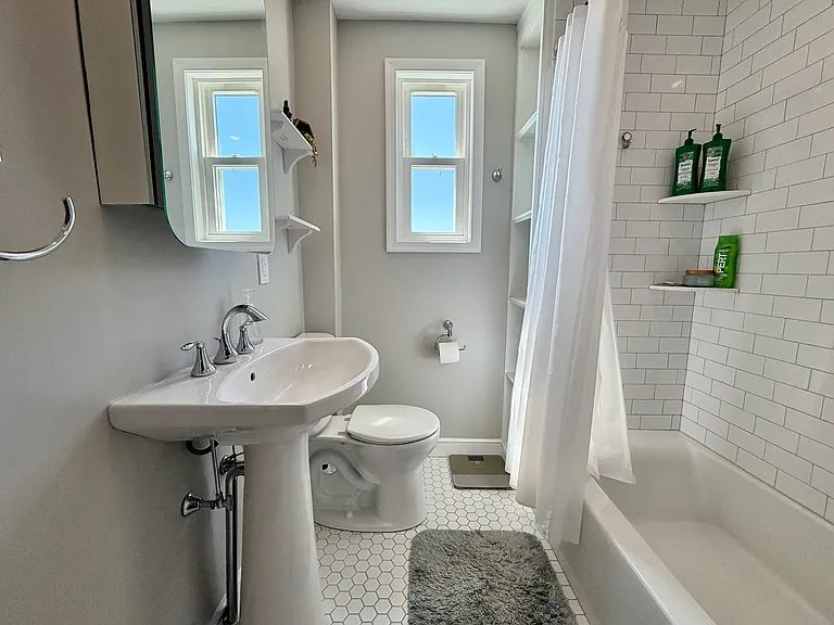 472 Olympic Ave — Photo 21