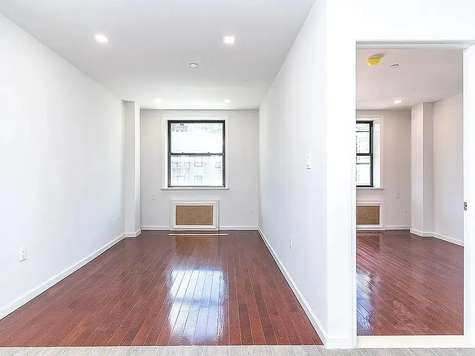 323 49th St #4A