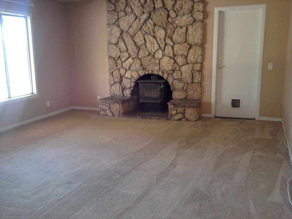 2nd image of 8906 Avocado St