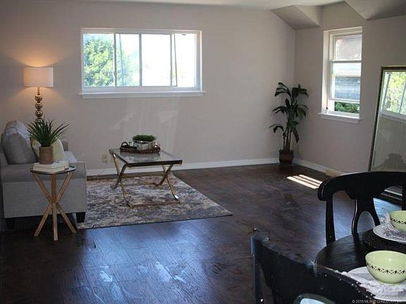 4th image of 2515 S Florence Ave