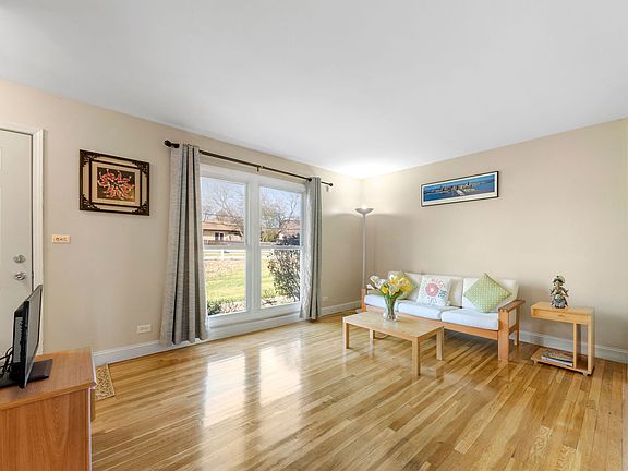 2nd image of 1034 Ashton Ct