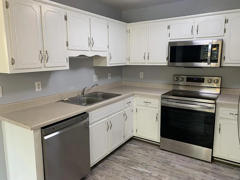 689 Artic Ave — Photo 17
