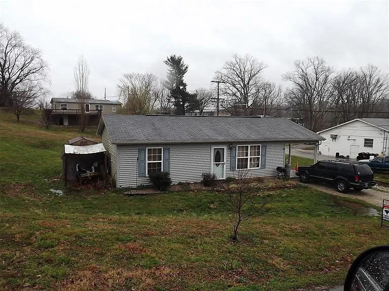 440 Higdon St photo 1
