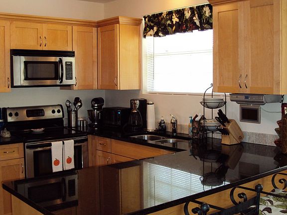 Totally new maple kit w/ new appliances/granite c'tops