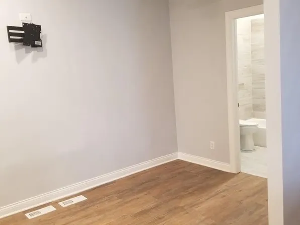 3555 N Ashland Ave APT 2F, Chicago, IL 60657