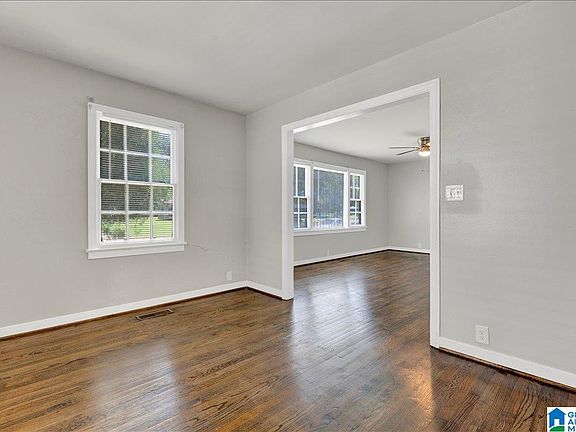 5th image of 560 19th St SW